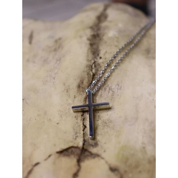 Minimalist Silver Cross - Picture 8 of 8